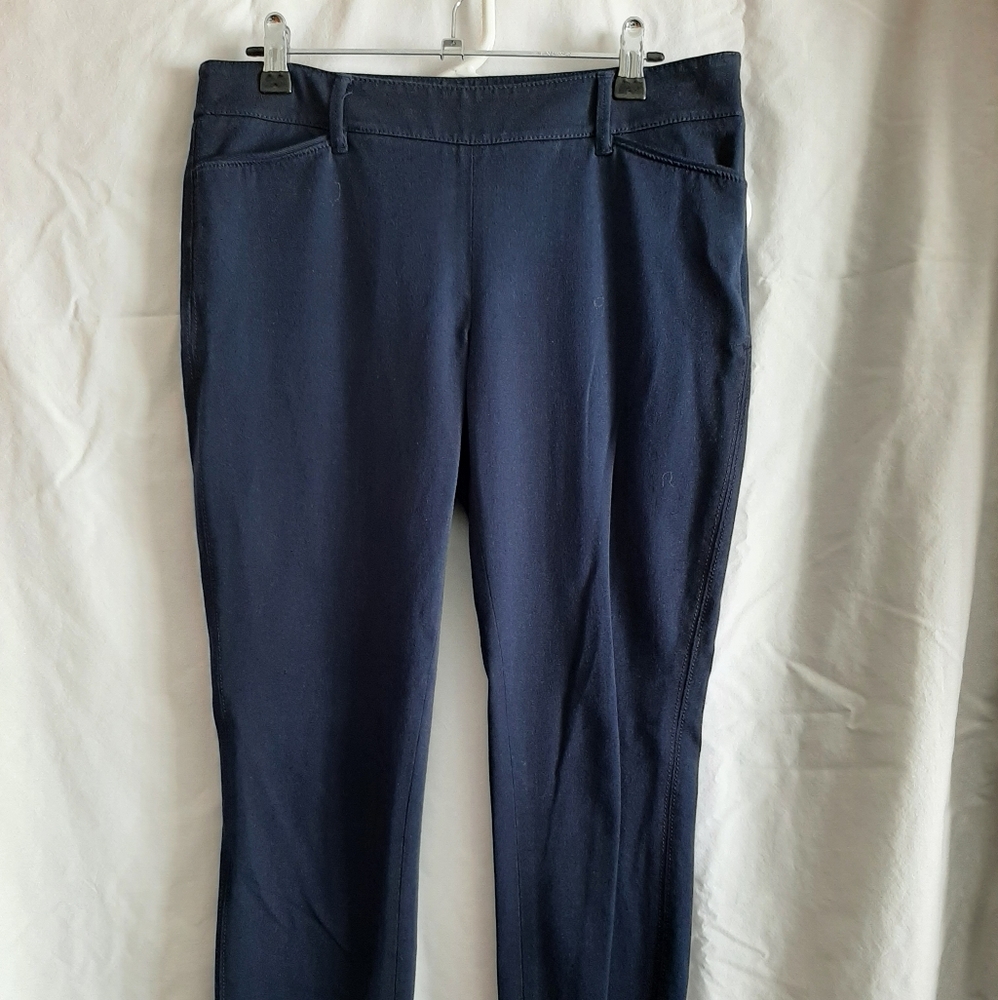 Navy blue cropped slim cut pants
